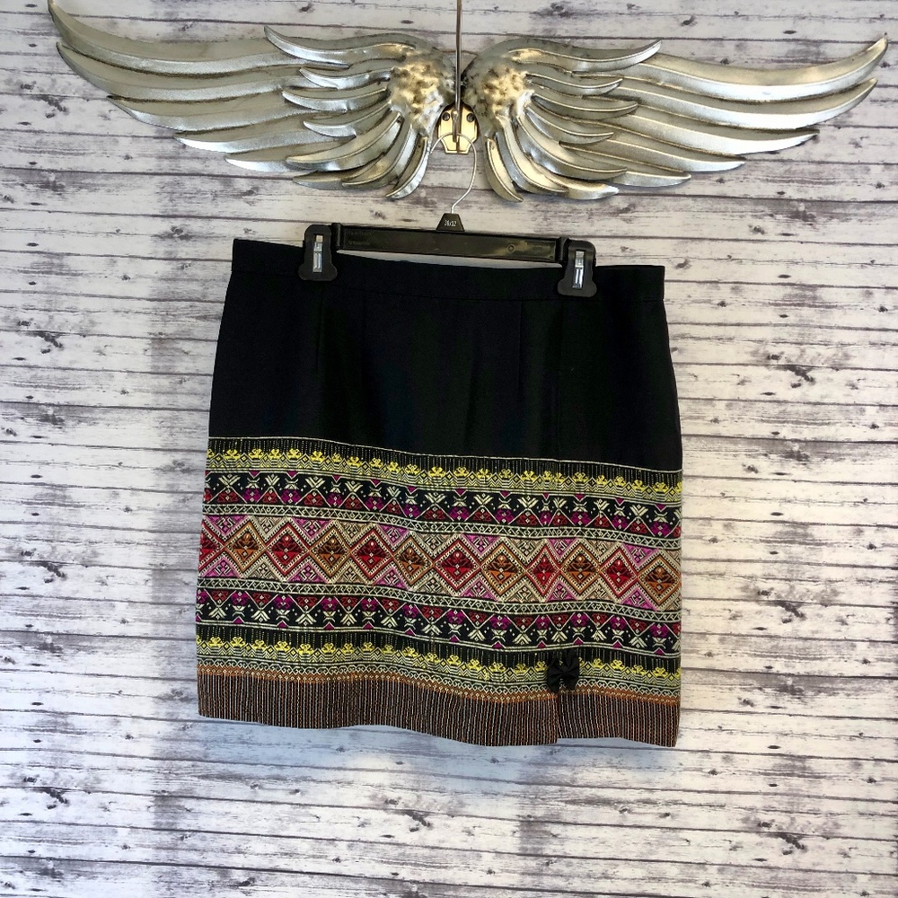 5/$25 Size 36 Black Mini Skirt w/Tapestry Trim EUC